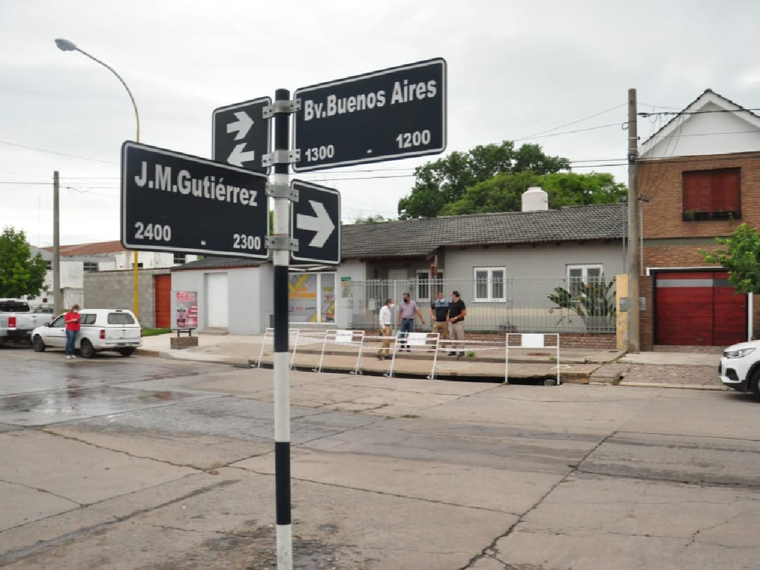 Reparan desagüe pluvial Y Construyen senda peatonal en barrio Roca
