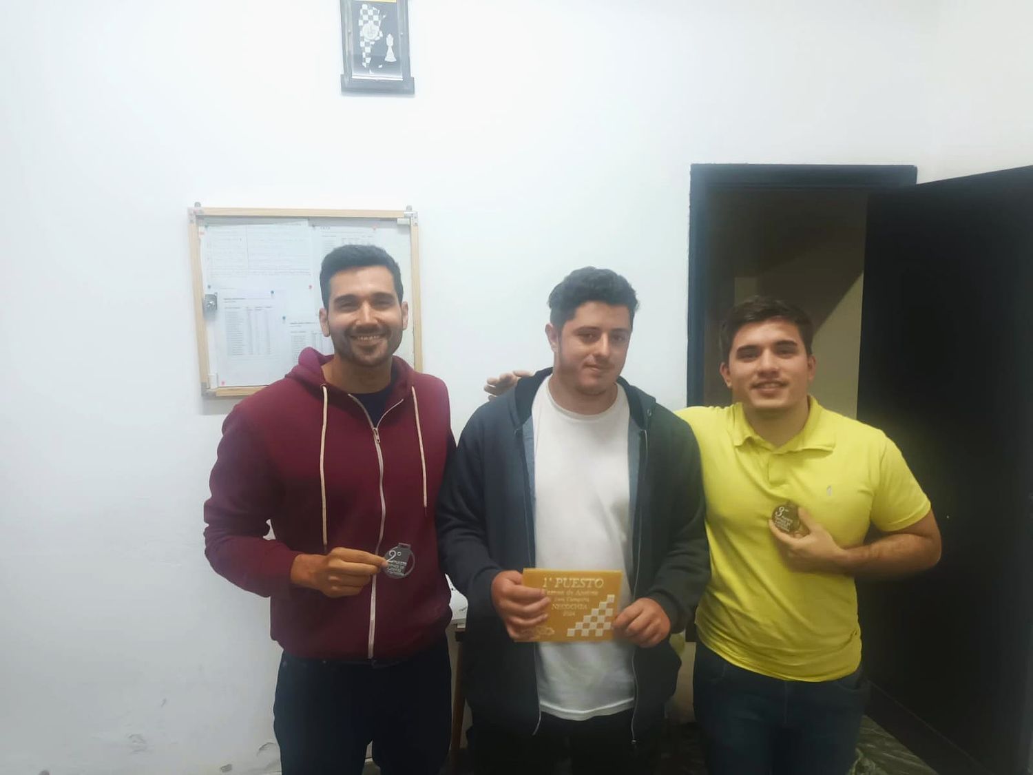 Alejandro Traversa (segundo), Agustín Galante (primero) y Facundo Foss Osma (tercero)
