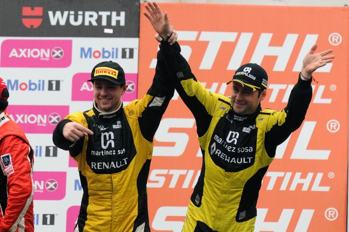 Christian Ledesma y Mauro Giallombardo en el podio del Gálvez (Foto: Prensa Súper TC 2000)