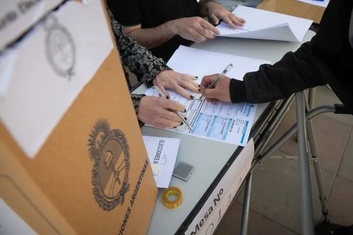 Aseguran que faltan autoridades de mesa en Coronel Pringles: llaman a los mismos y “están cansados”