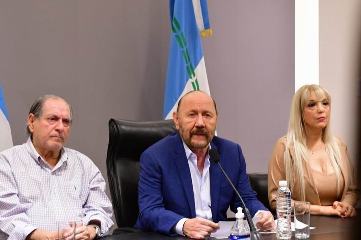 Insfrán anunció bono extraordinario de $200 mil 
y el adelantamiento del SAC y sueldos de junio