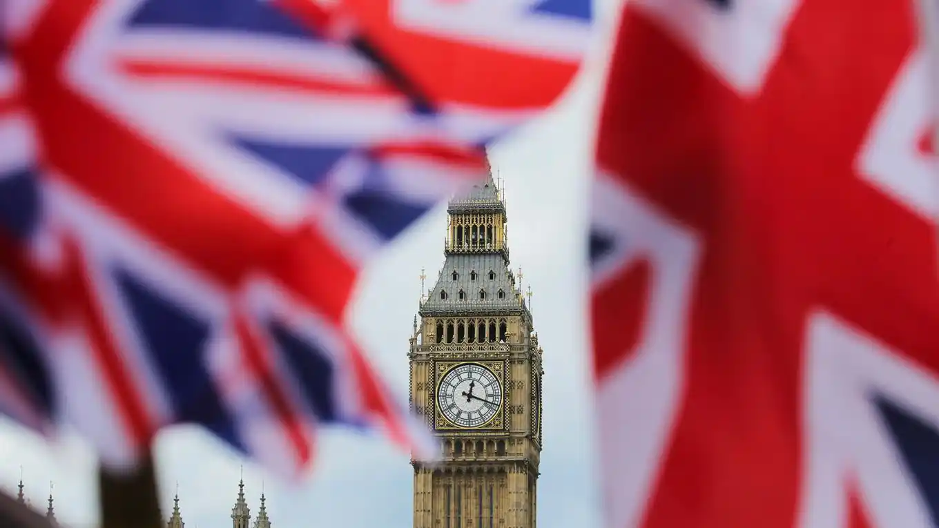 May presentó el proyecto de ley para dejar la UE