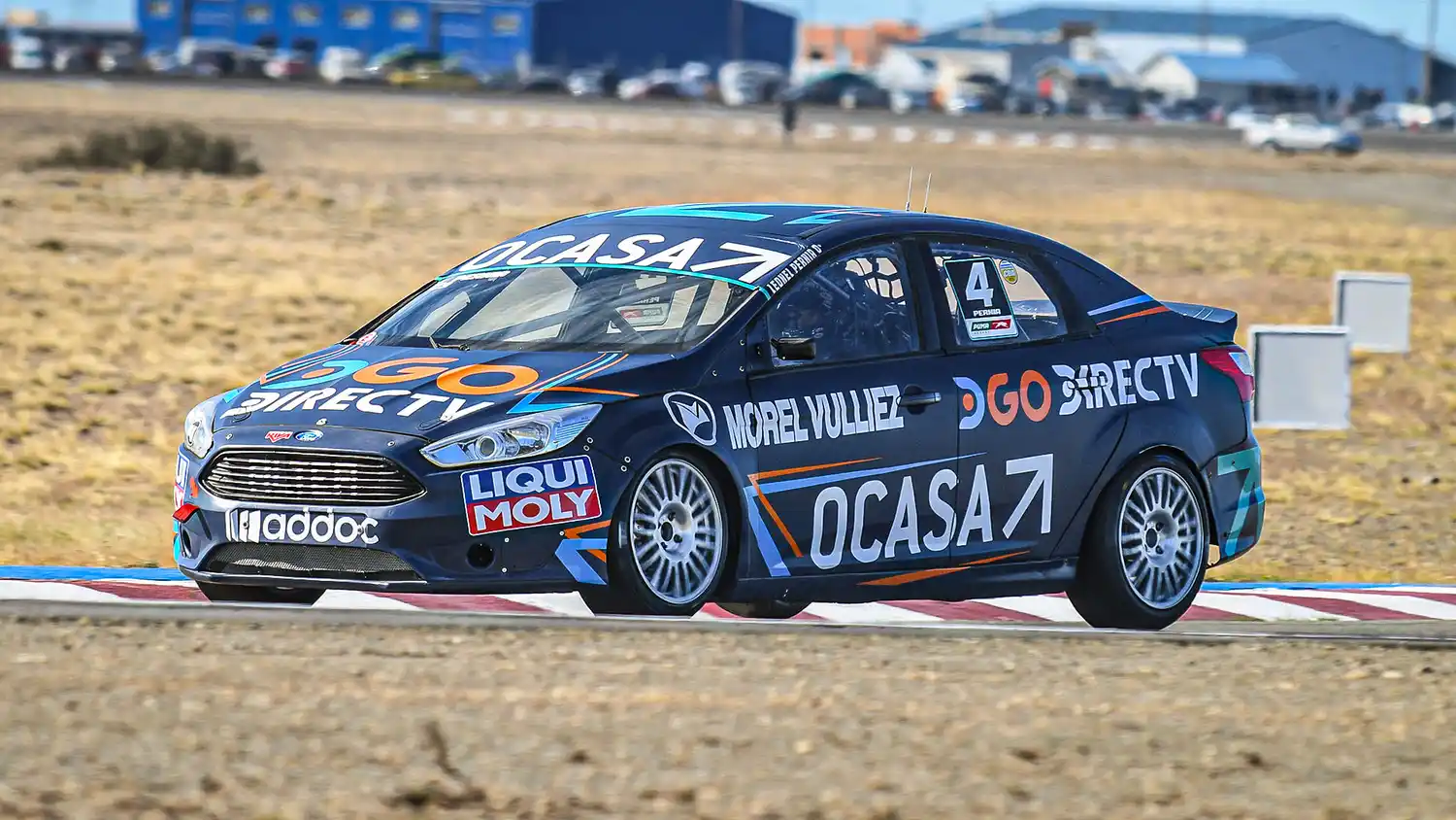El Focus de Leonel Pernía girando en Río Gallegos.