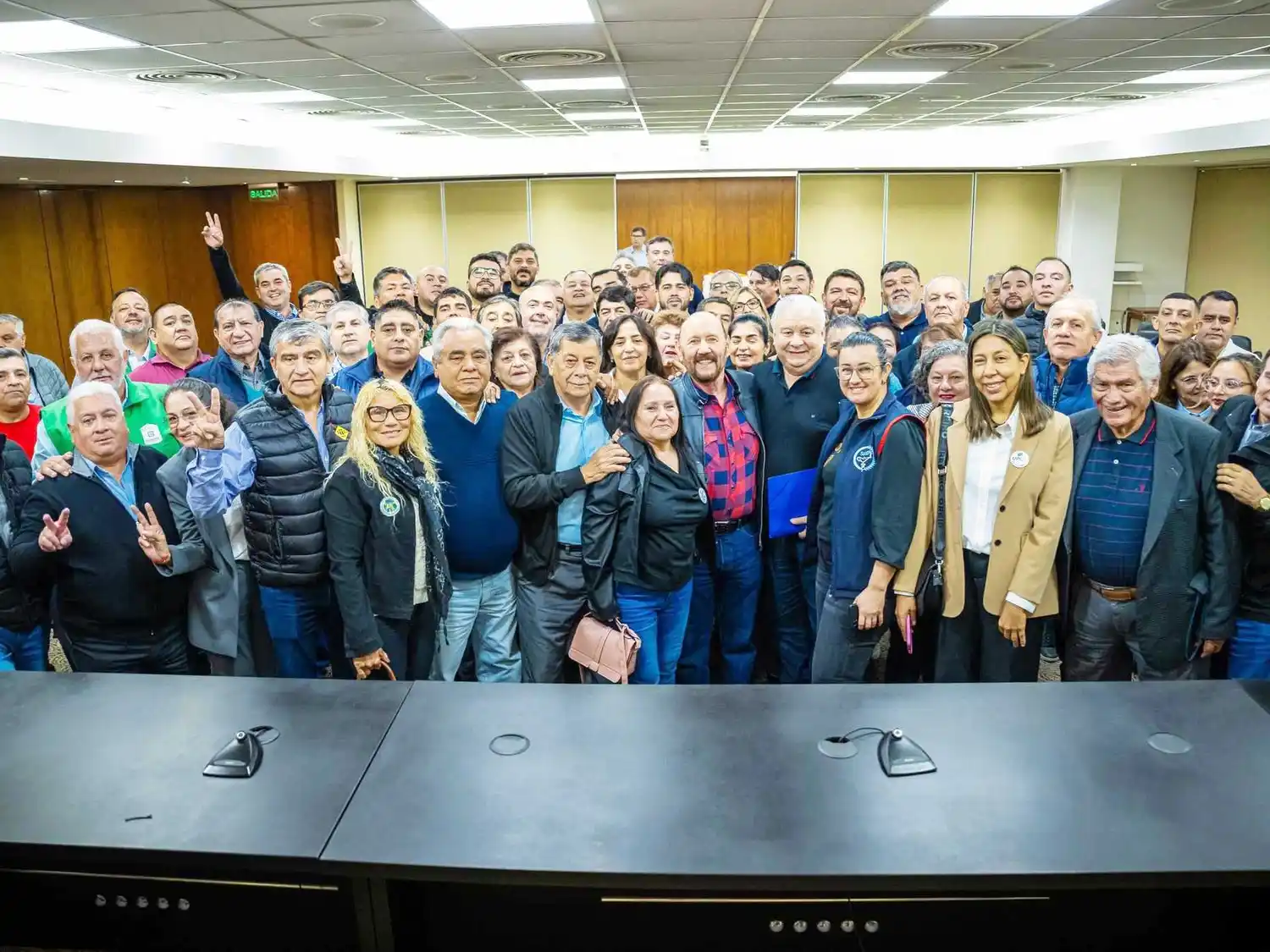 La CGT Formosa se reunió con Insfrán y repudió
el pedido de intervención a la provincia