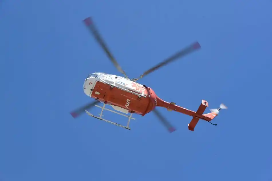 Activaron el helicóptero sanitario para trasladar a un obrero que se cayó de un puente en zona noroeste