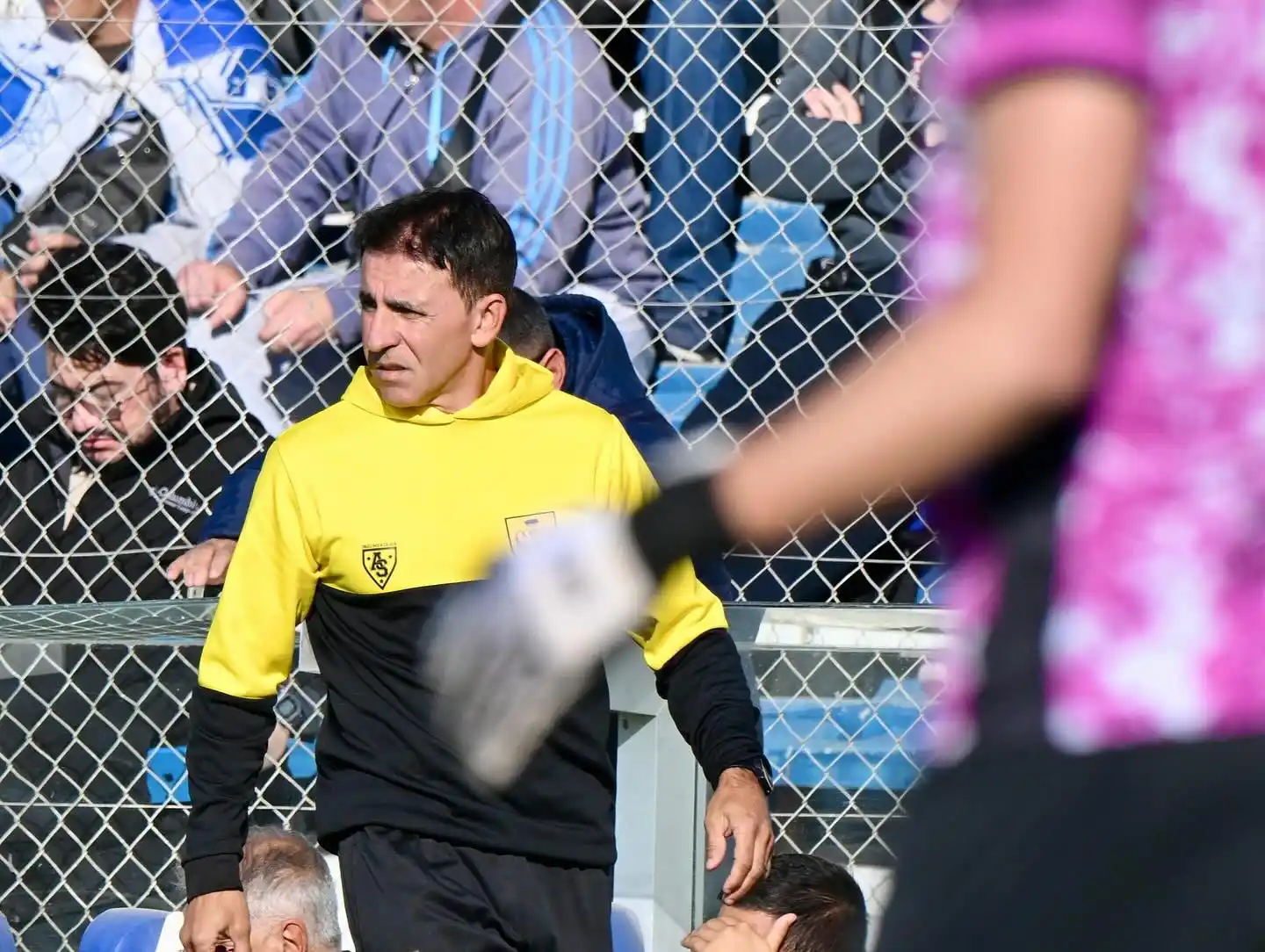 Izquierdo es el DT de Santamarina.