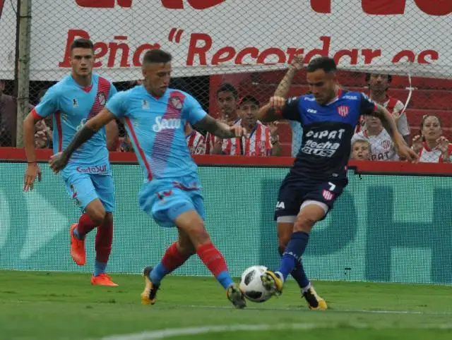 Unión y Arsenal empataron sin goles en Santa Fe