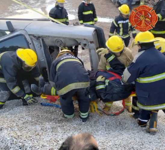 Se realizó un curso de rescate vehicular a Bomberos en Orense