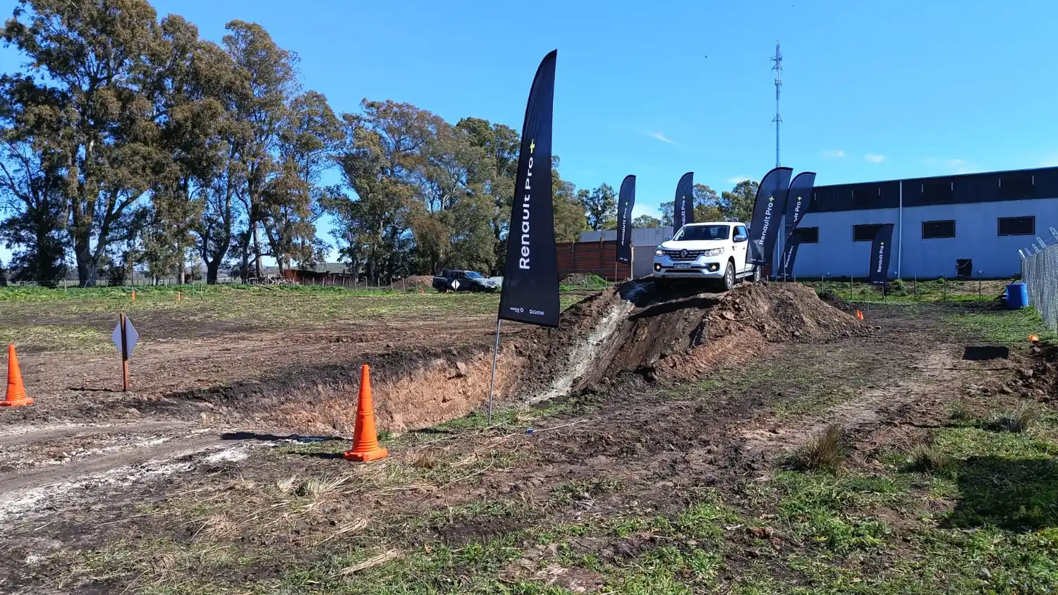 comercial test drive Portau - 2