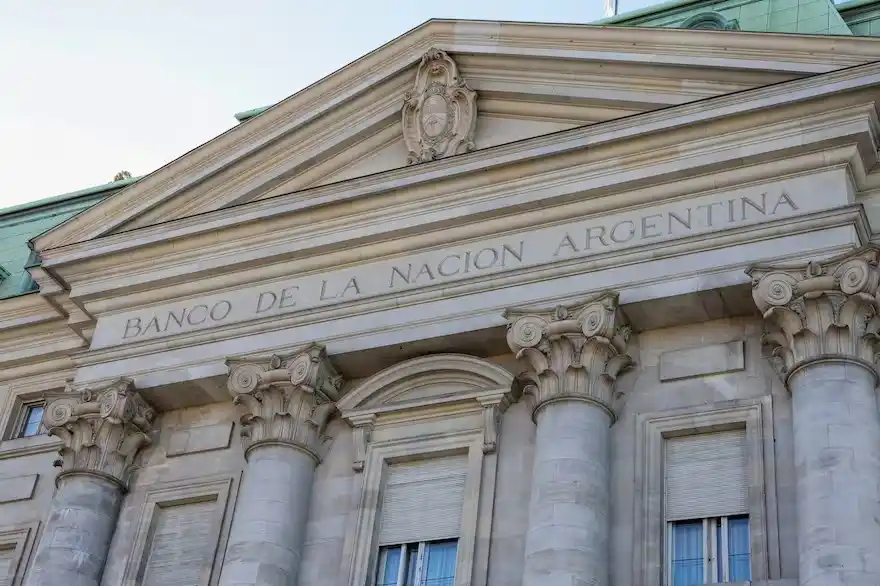 La Justicia frenó la transformación del Banco Nación en sociedad anónima