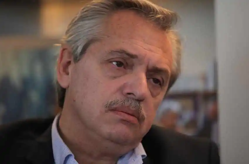 Alberto Fernández contra el periodista Hugo Alconada Mon: «Se van a acabar los operadores»