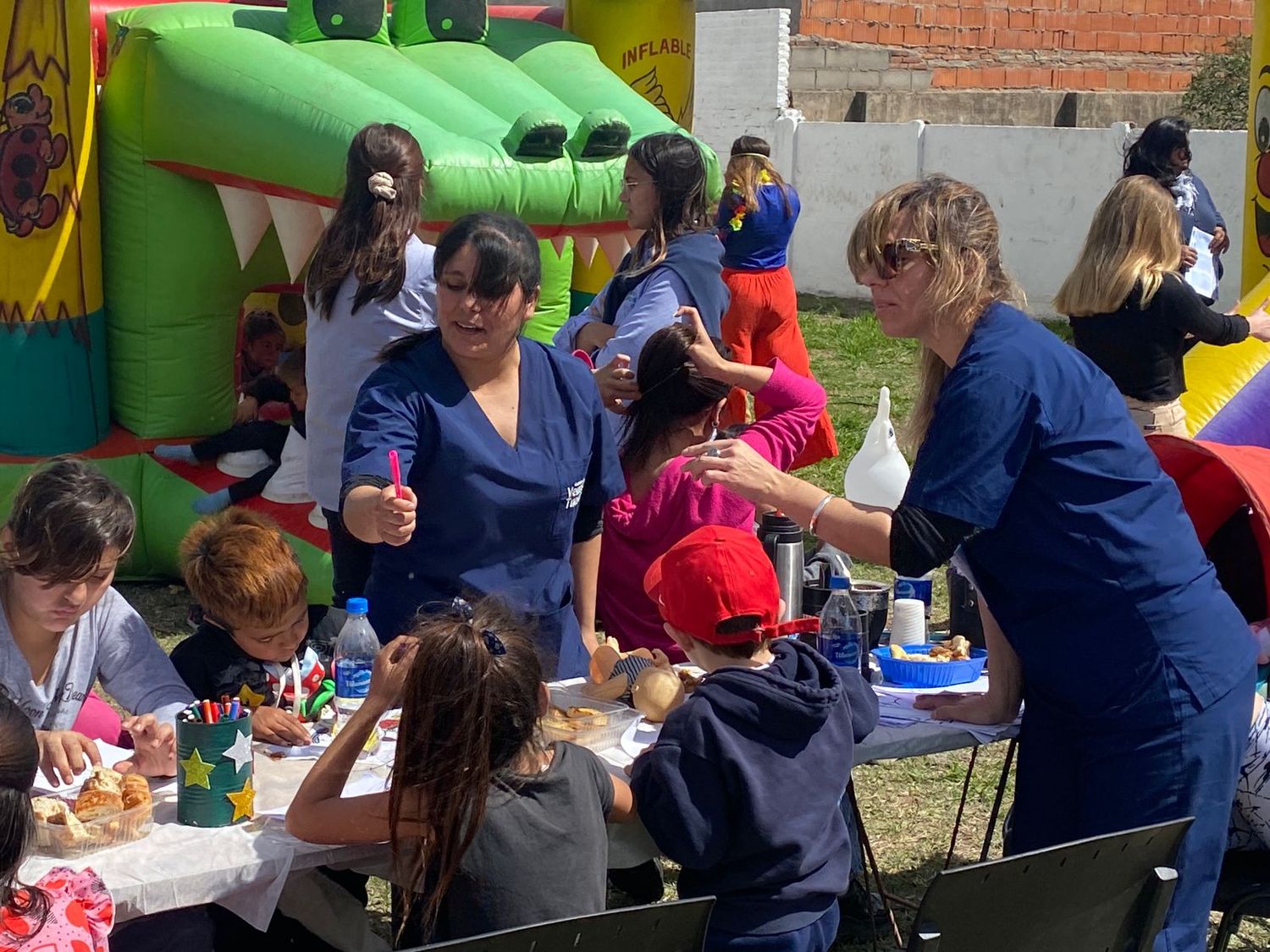 Hubo merienda saludable y juegos para los más chicos.