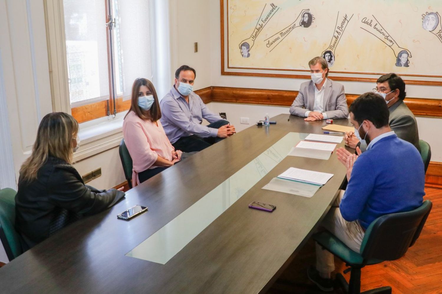 La municipalidad firmó convenios con el Instituto Elizalde y la ENOVA