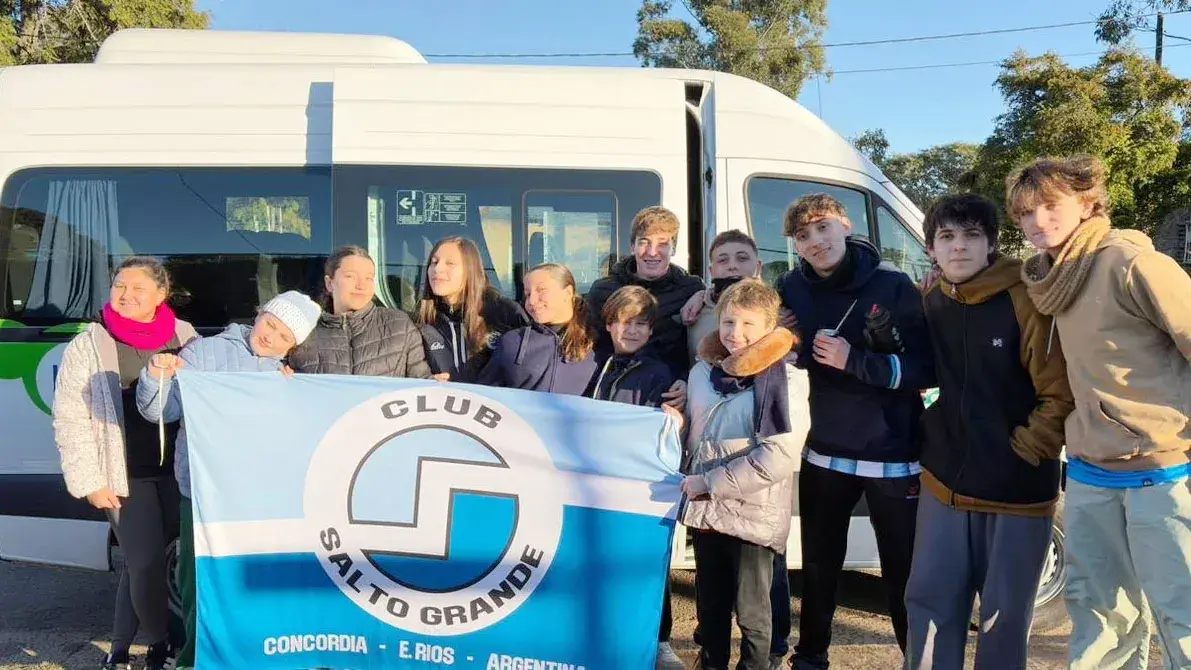 Nadadores del Club Salto Grande compiten en el Campeonato Entrerriano