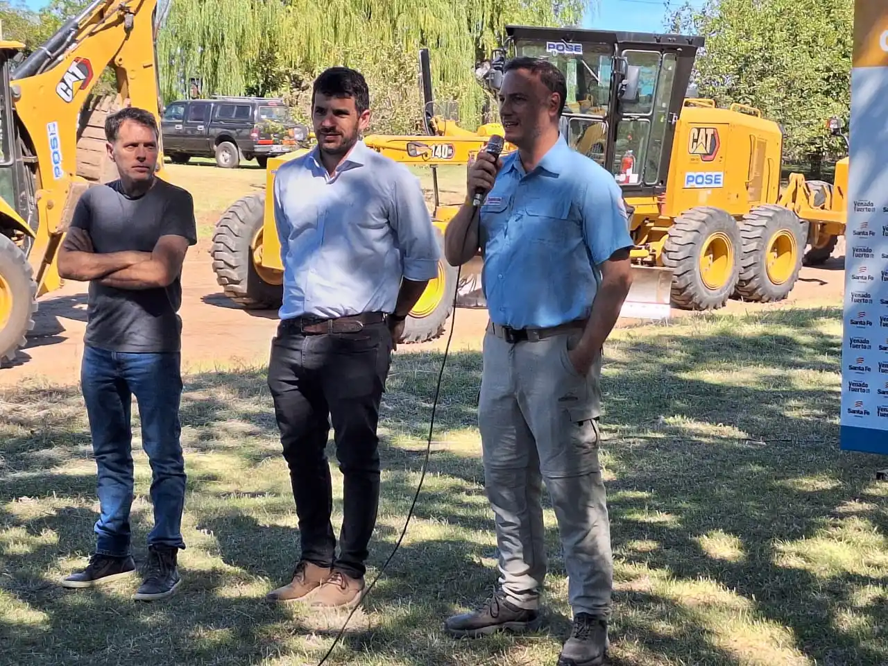 El ministro Lisandro Enrico hizo uso de la palabra, acompañado del intendente de Venado y del representante legal de la empresa.