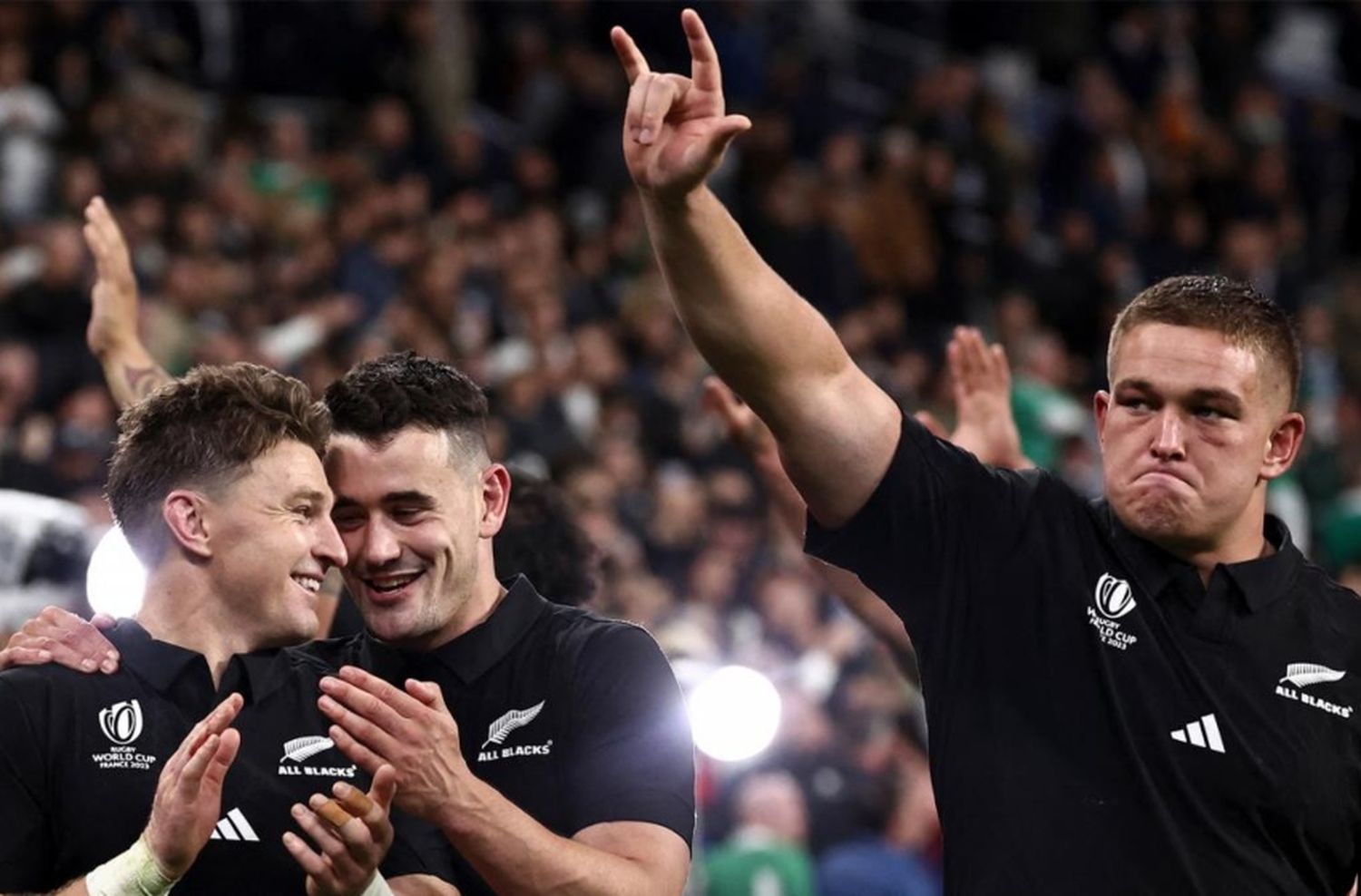 Los All Blacks le ganaron a Irlanda y enfrentarán a Argentina en semifinales