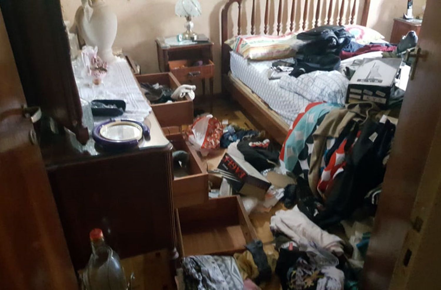 Brutal asalto a un anciano: lo golpearon y le robaron 20 mil dólares