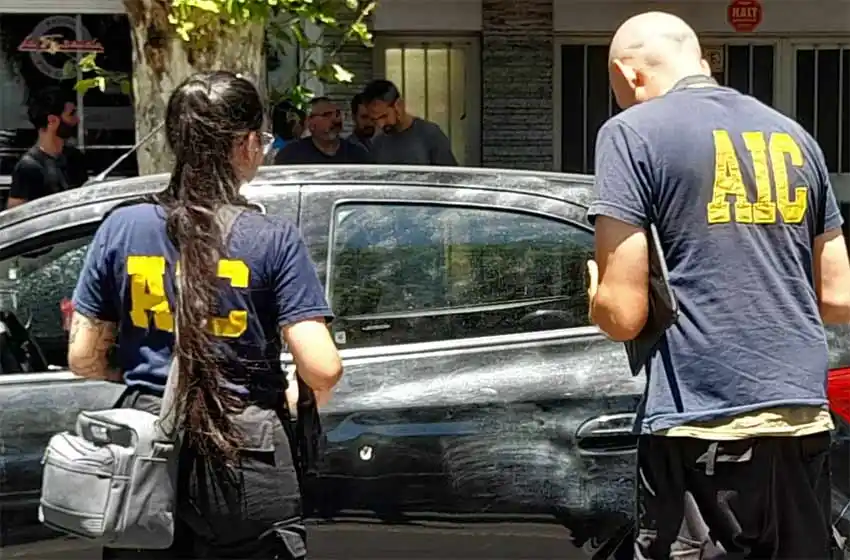 Dispararon contra un auto de la familia de Antonela Rocuzzo y robaron una cifra millonaria