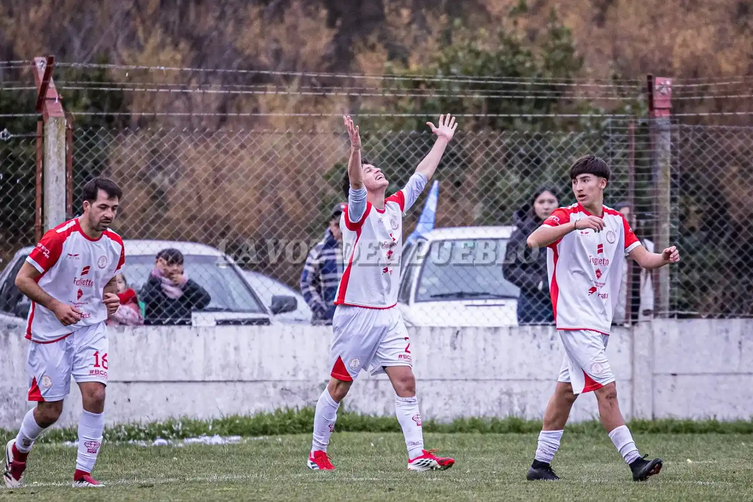 Valentino Merlo celebra su gol con alegría