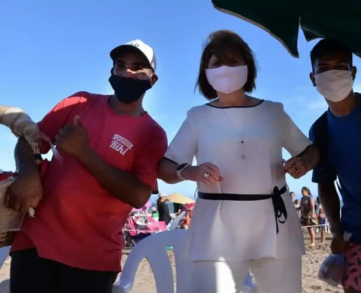 ¿Empezó la campaña 2021?: Bullrich presentó un libro sobre el delito y se sacó fotos hasta con vendedores ambulantes