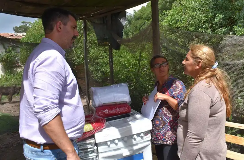 Asisten a familias que sufrieron incendios en General Alvarado