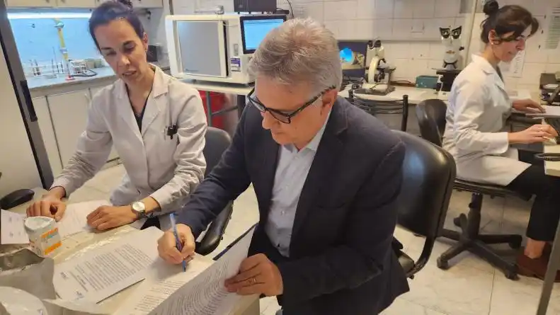 Llaryora se realizó el narcotest obligatorio