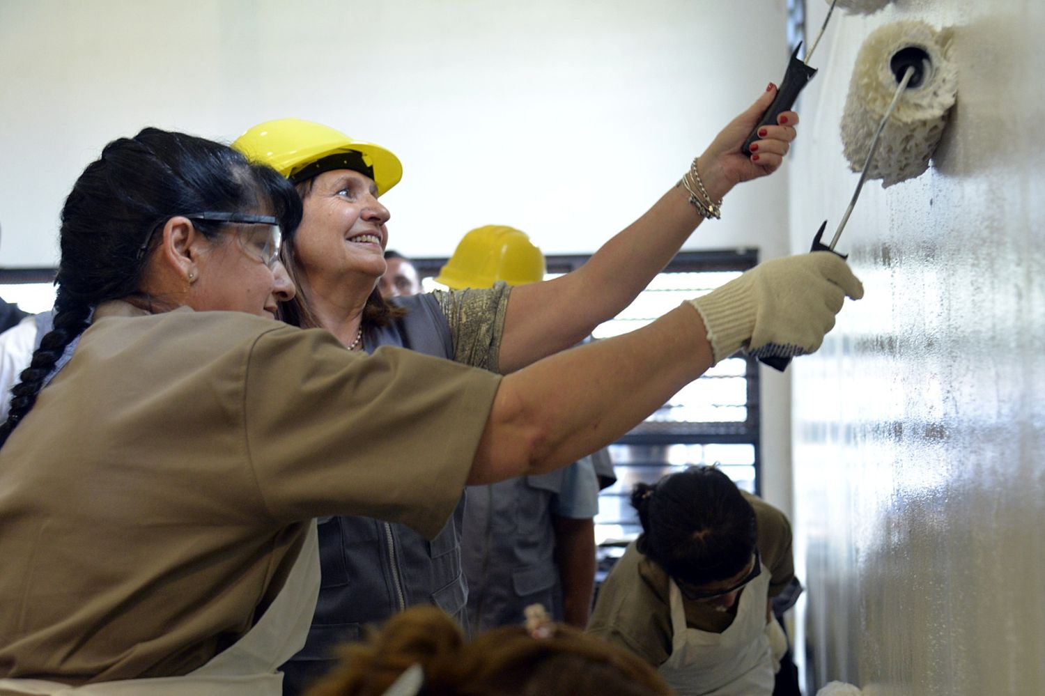 Bullrich lanzó el programa “Manos a la obra” para que los presos trabajen en la cárcel