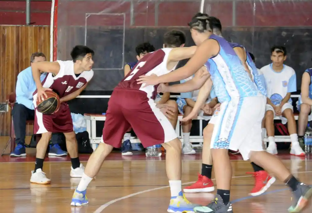 Por la mañana, cómodo triunfo ante Necochea