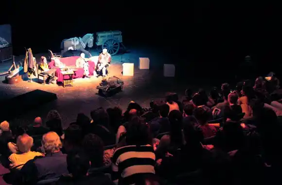 La provincia brindará ayuda a casi 500 artistas bonaerenses y proyectos teatrales