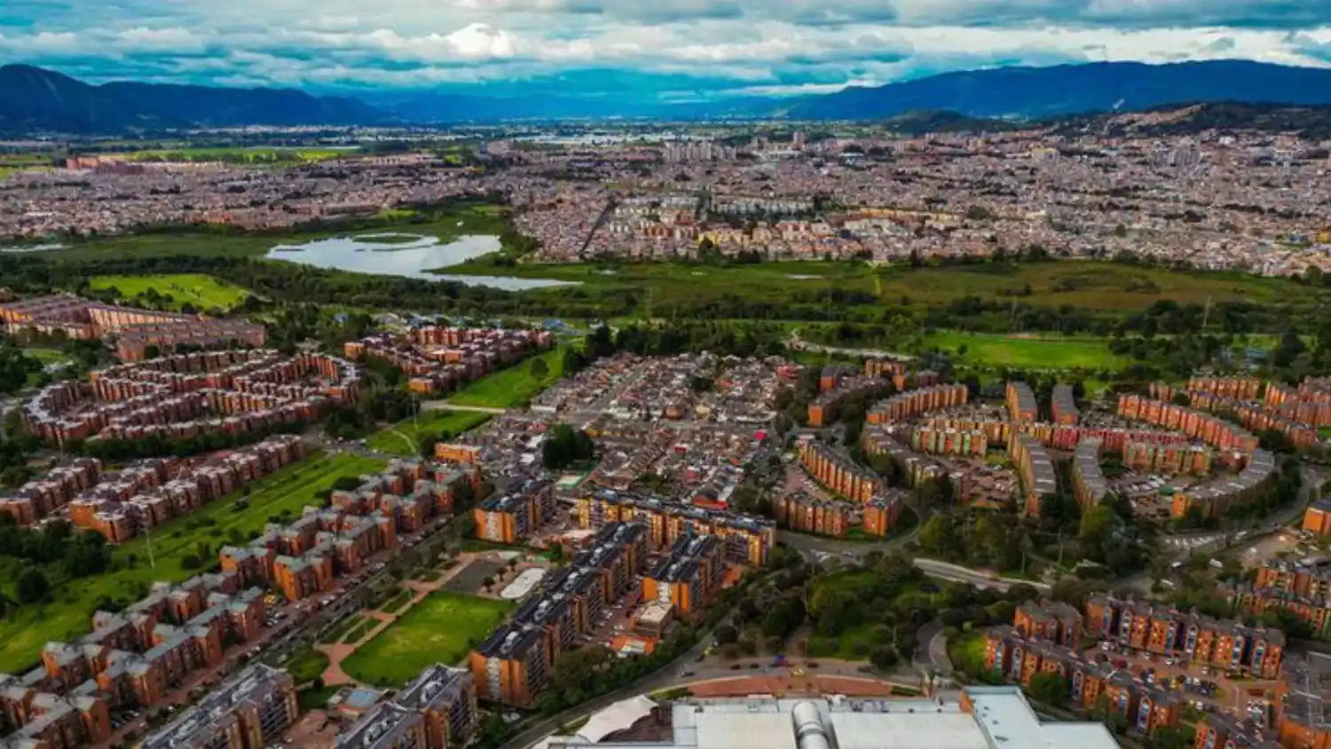 Poner a las personas en el corazón de las ciudades: el reto de las urbes inteligentes y humanas