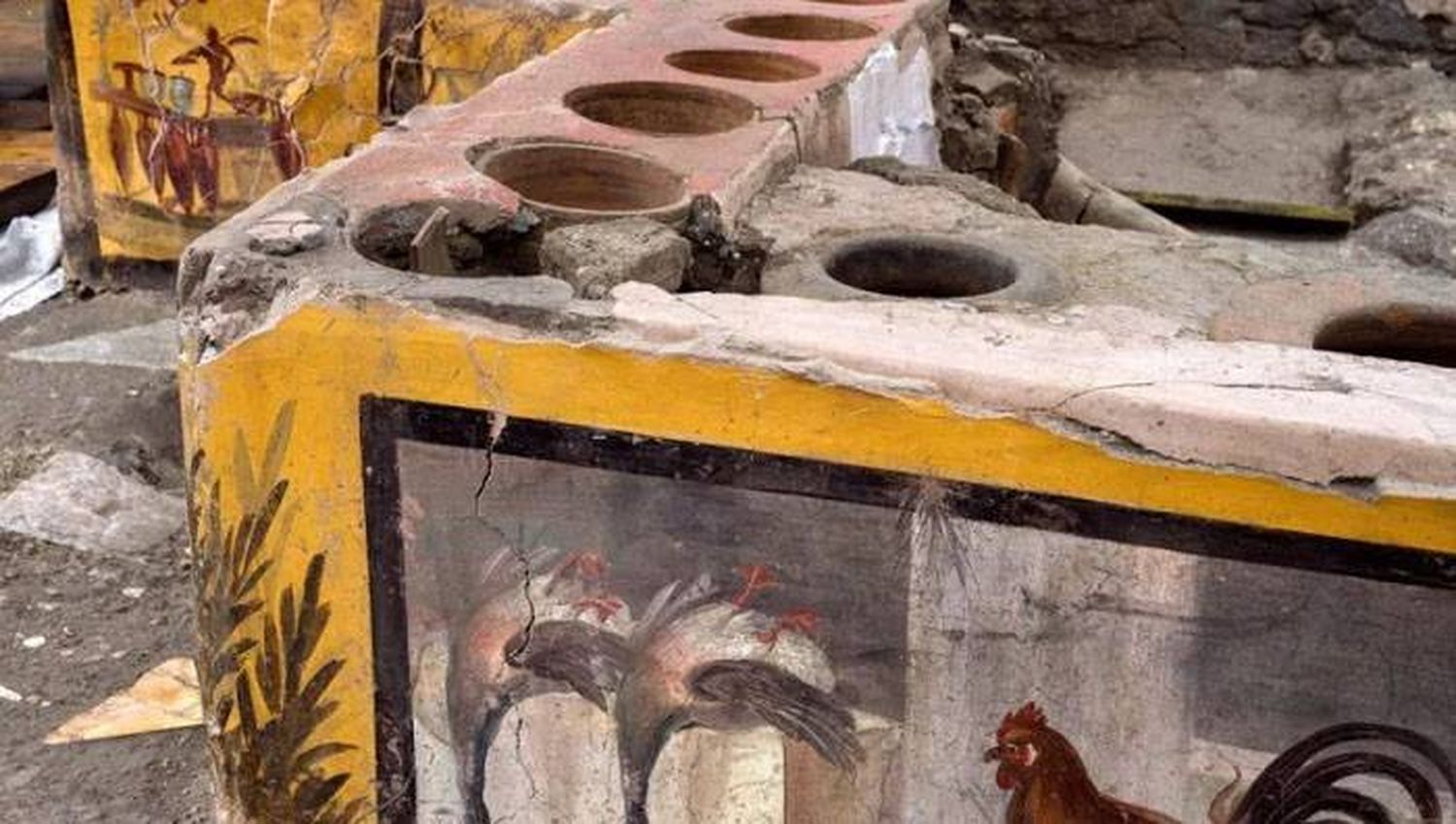 Descubren en Pompeya un termopolio intacto, versión romana del �Sfast food⬝