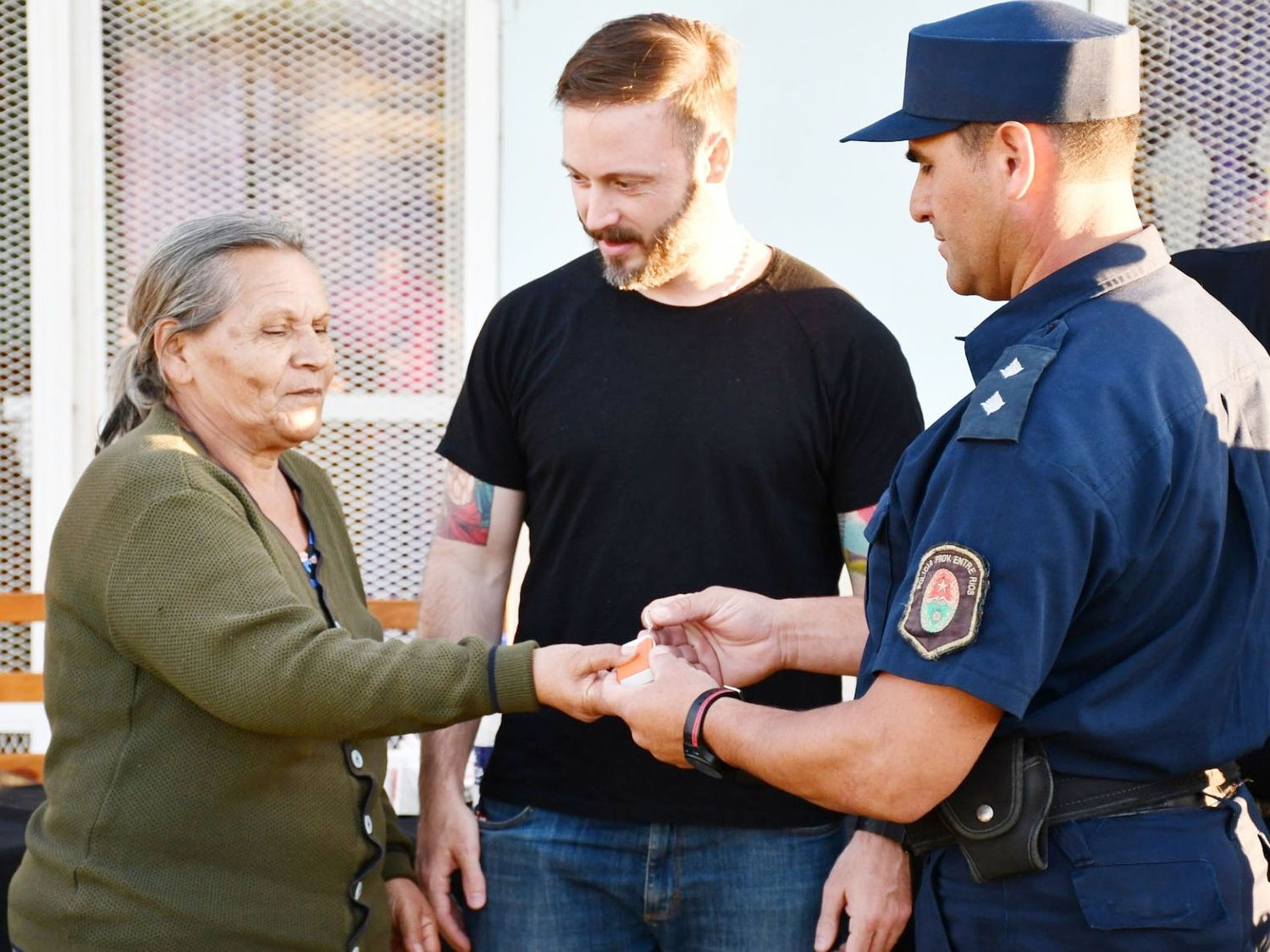 Azcué inauguró sistema de cámaras y alarma en barrio San Miguel I