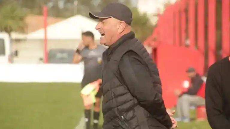 Esteban Albert, actual entrenador de Nicanor Olivera