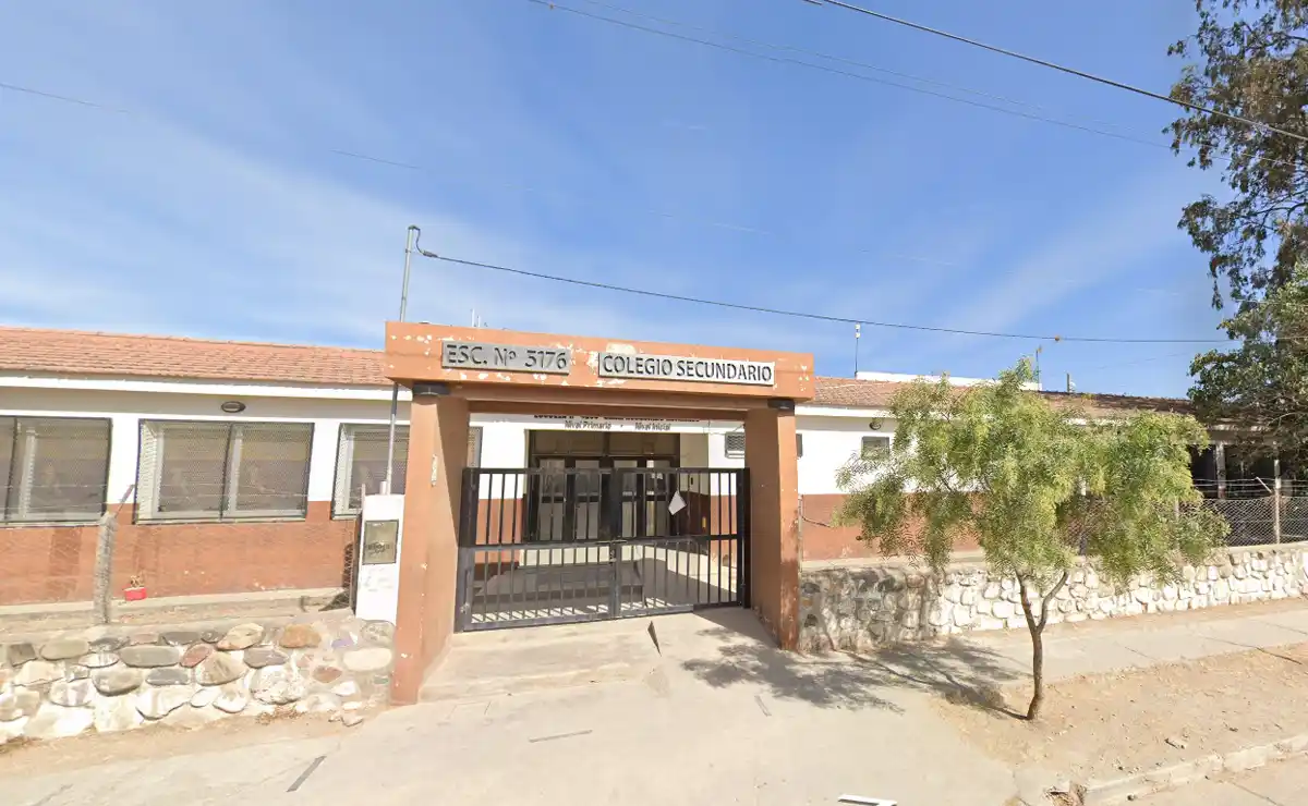 La fuerte amenaza a sus compañeros de curso del alumno que ingresó a su curso con un machete.