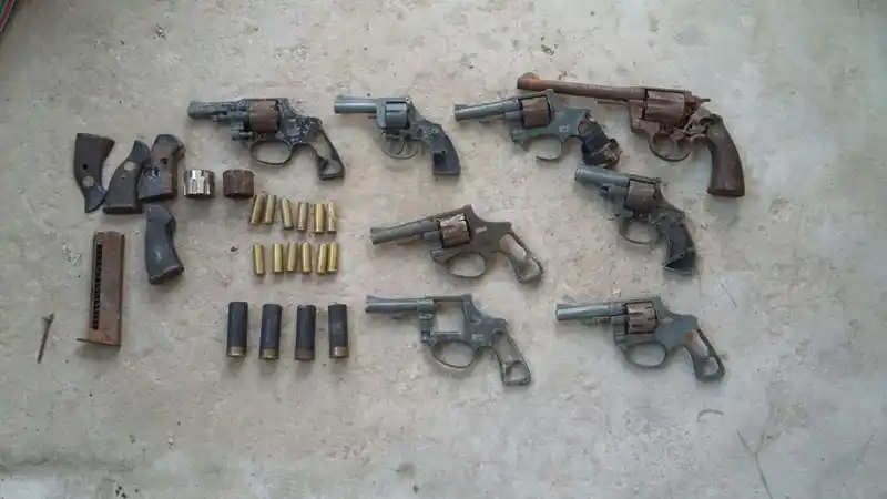 Secuestraron armas y herramientas robadas tras allanamiento