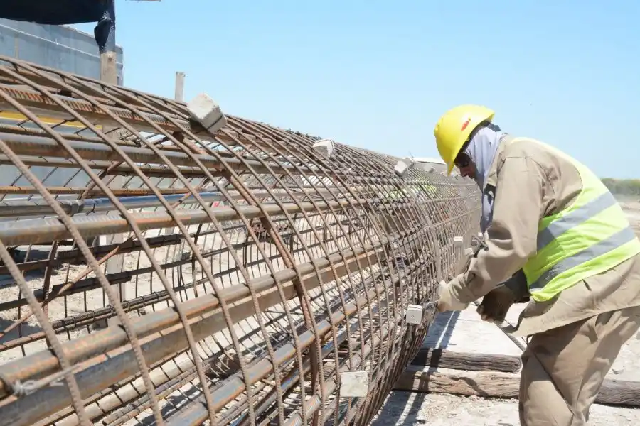 Provincia saldó deudas con empresas, municipios y comunas para sostener la obra pública