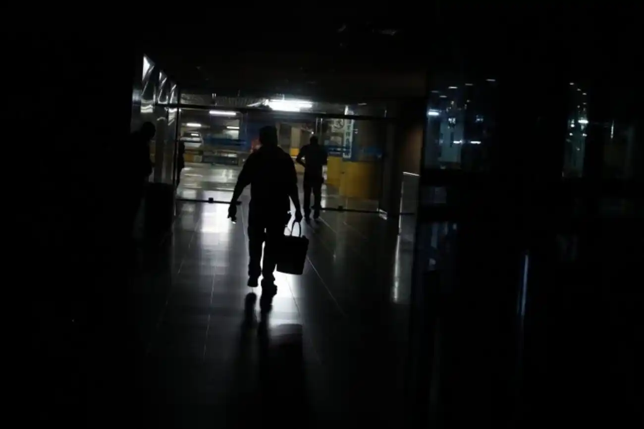 El sistema eléctrico agoniza y pone a pasar penurias a venezolanos en el Zulia