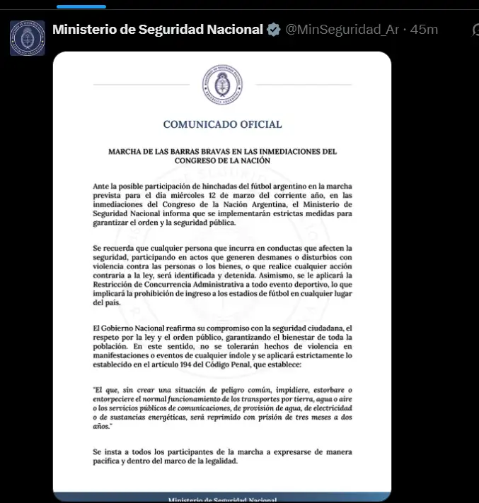 Marcha de barras bravas en apoyo a jubilados