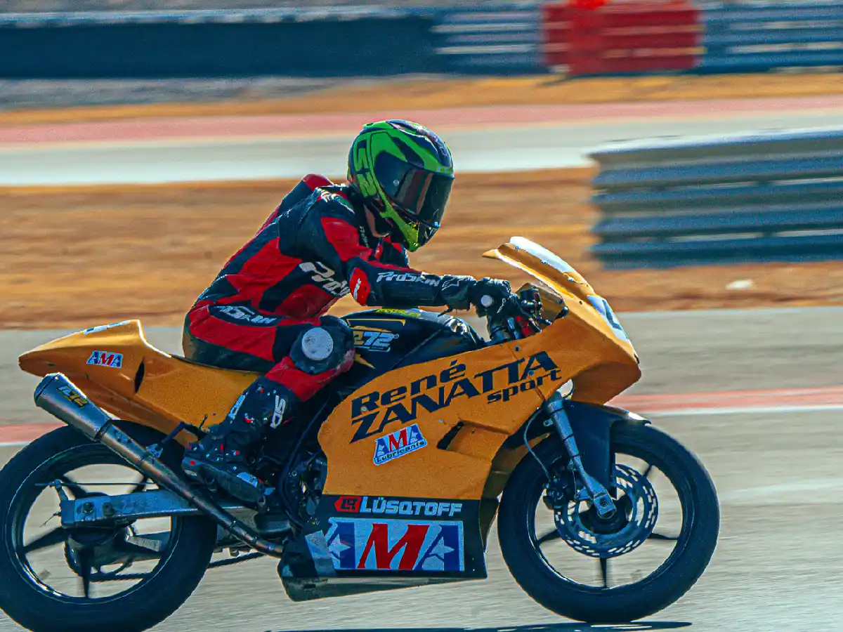 Cassina suma experiencia y aprende a paso firme