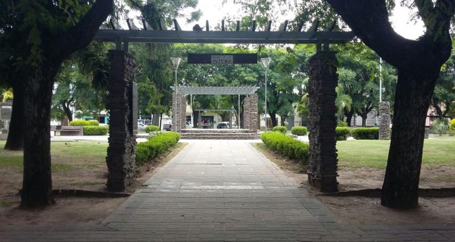 Cine bajo las estrellas en plaza Belgrano este sábado