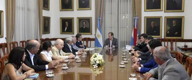 El gobierno trabaja con la UIER para generar más empleo 