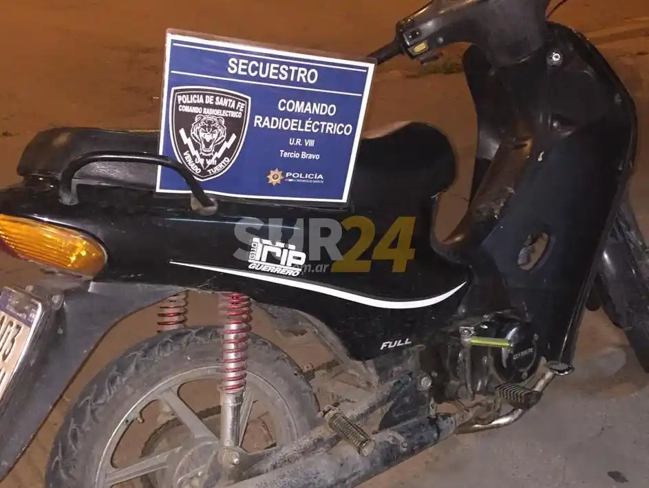 Le robaron la moto de un estacionamiento y fue recuperada momentos después