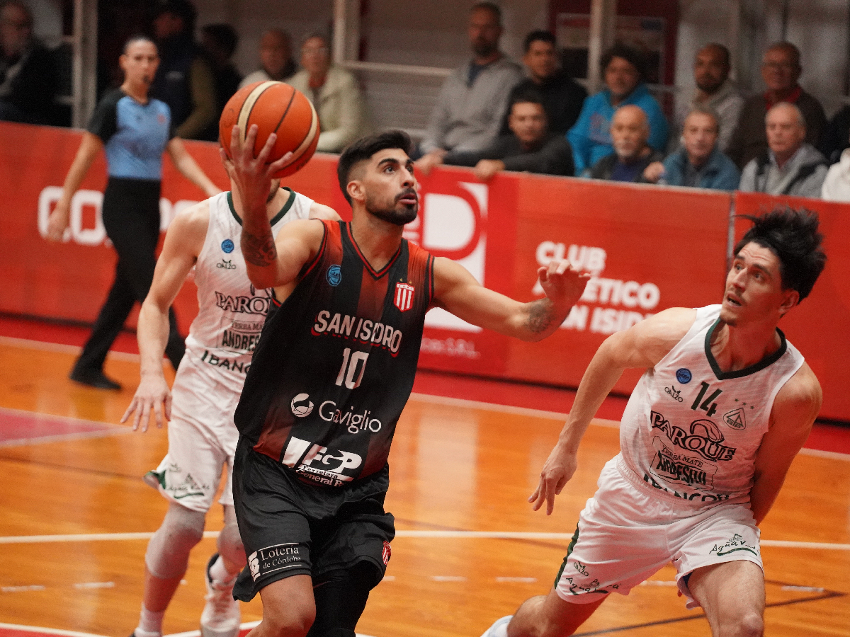 San Isidro quedó al borde de la eliminación