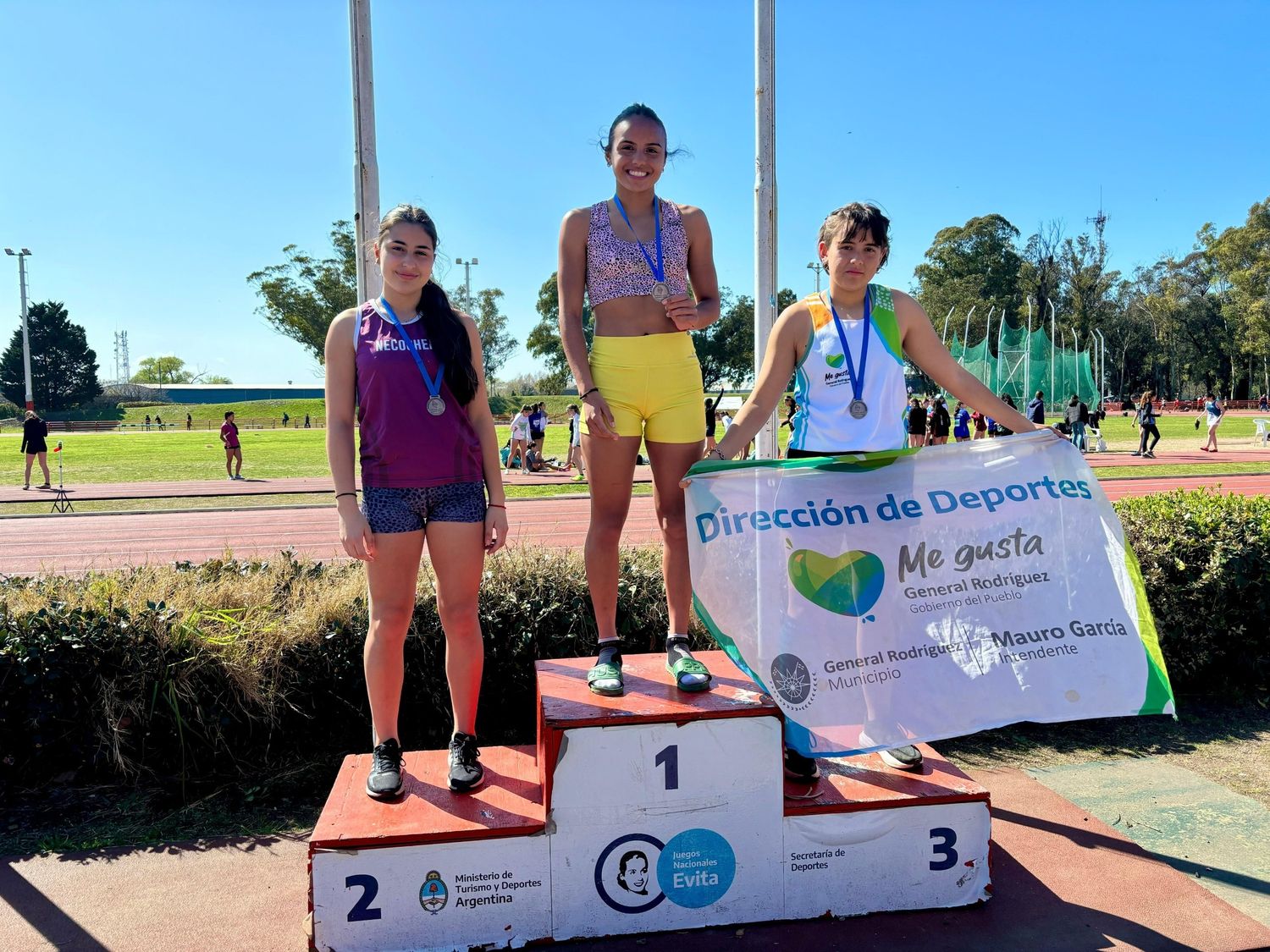 Rosario Coronel medalla de plata en salto triple. Campeonato Provincial U16 y U18