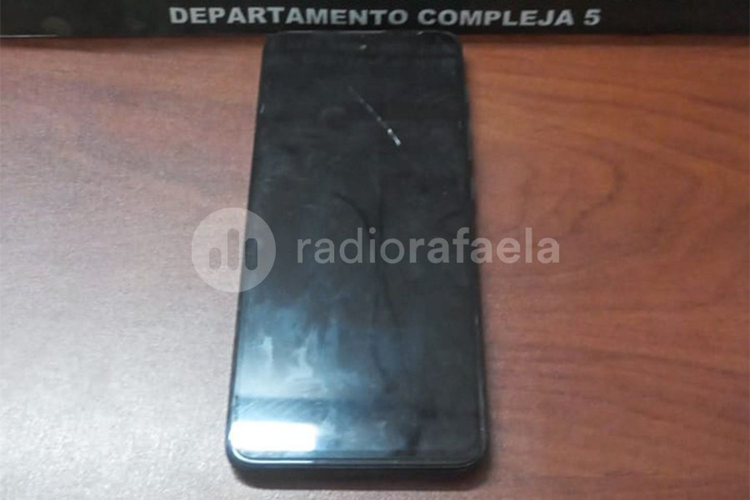 Recuperan teléfono robado tras allanamiento en la ciudad