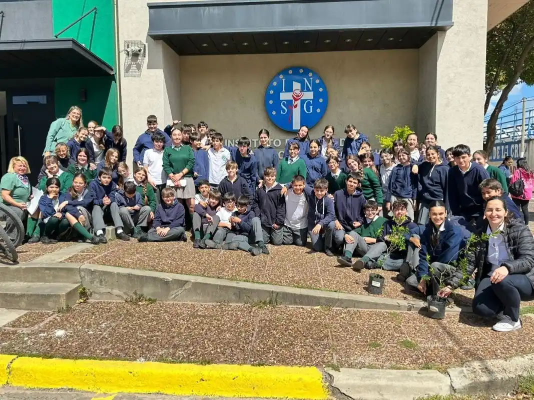 Aceite usado a cambio de árboles nativos: la iniciativa ecológica que se aplicó en escuelas de la ciudad