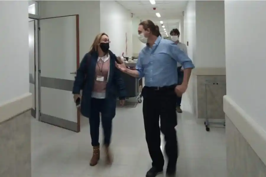 La Secretaria de Salud visitó el Hospital Centenario y se reunió con sus autoridades