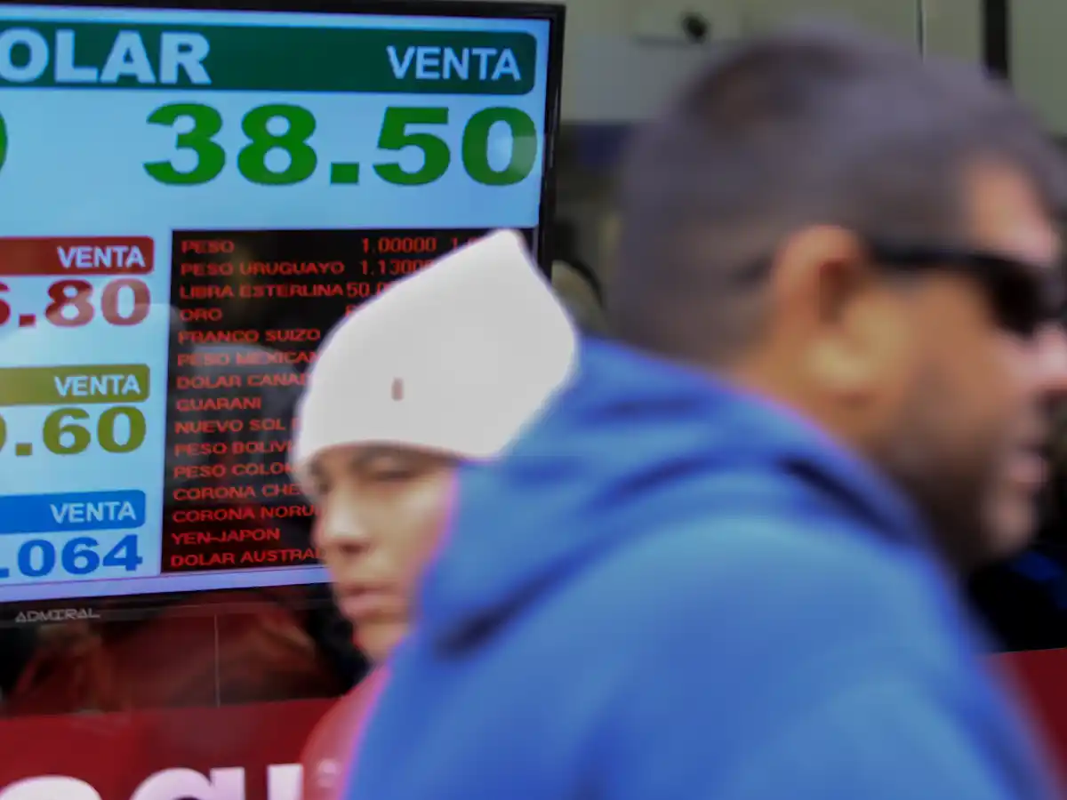 El Central subastó US$ 250 millones y el dólar cedió a $37,99