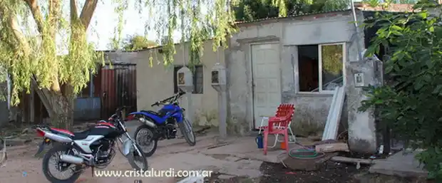 Un policía fue apedreado cuando intentó detener a un hombre