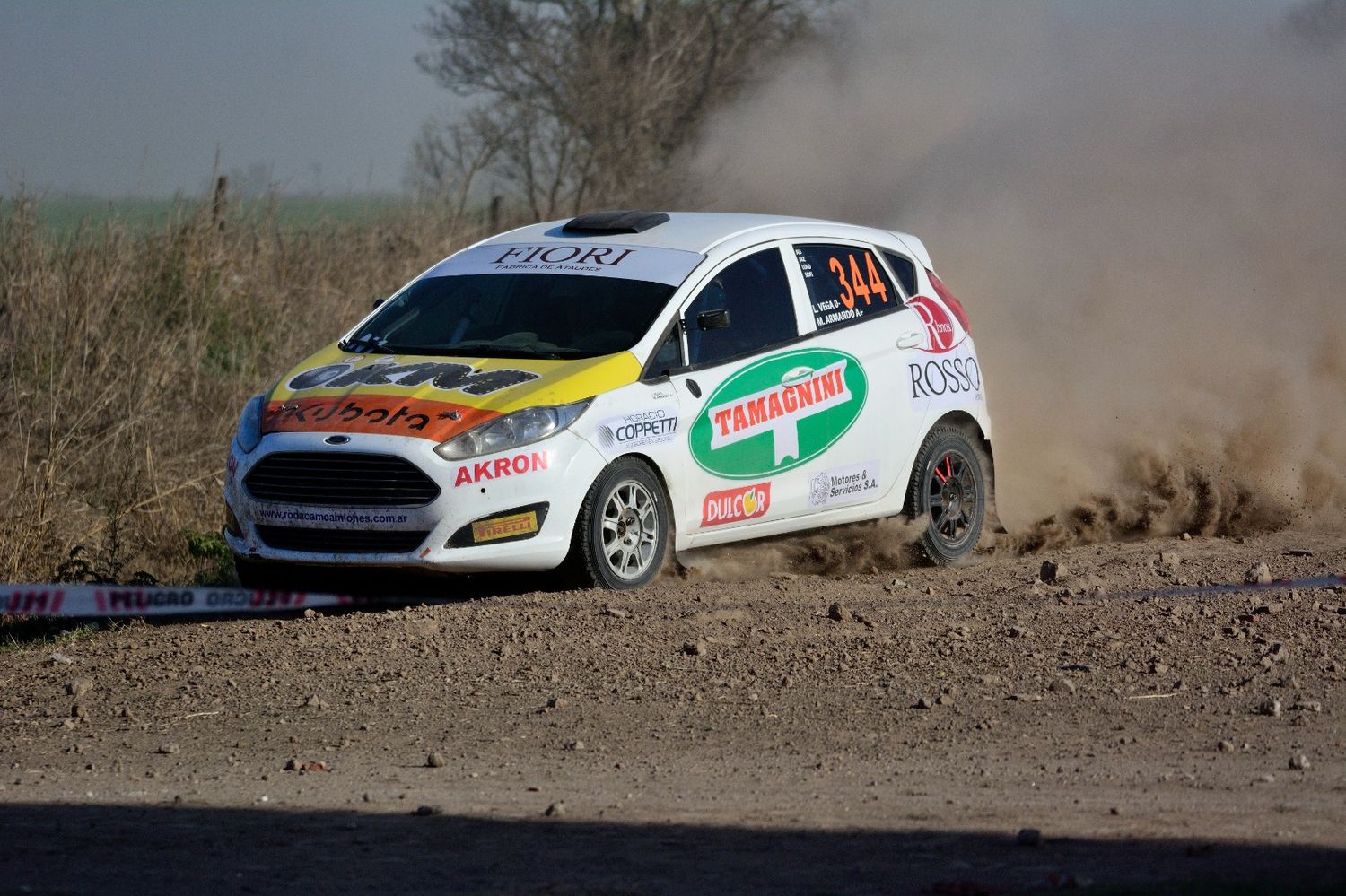 En 2023, Vega (piloto) y Armando (navegante) regresaron con gloria, ya que se quedaron con la clasificación en la clase N1 a bordo de un Ford Fiesta Kinetic.